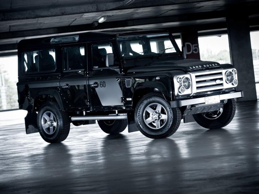  Land Rover Defender 110 SVX RHD 2008 года  (фото 7 из 12)